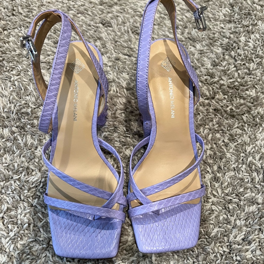 Antonio Melani size 8 Lilac heel